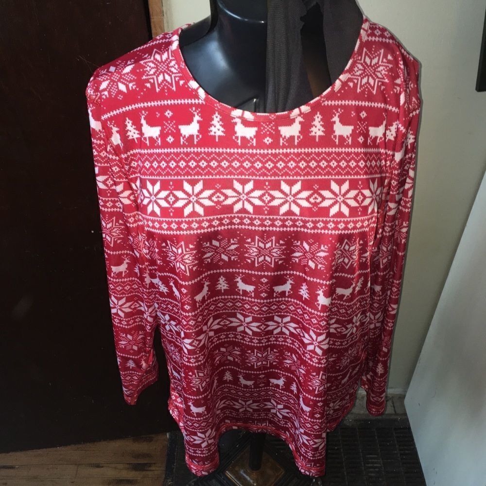 Lands End red and white Norwegian reindeer knit long sleeve shirt